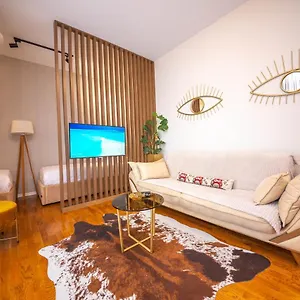 https://gta-skanderbeg-square-apartment.albaniahotels.org